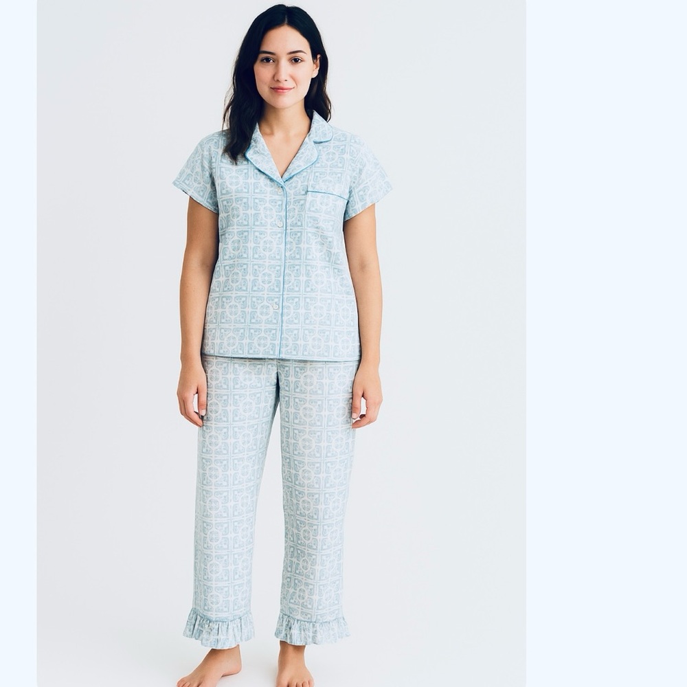 Jayne’s Studio Blue & White Trellis Garden Gate Button Down Capri Pajama Set NWT